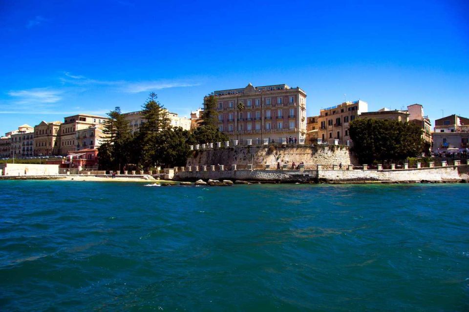Siracusa: Ortygia Island Boat Tour with Grotto Visit - Heading to the grottoes: the north-side caves and cave names to know
