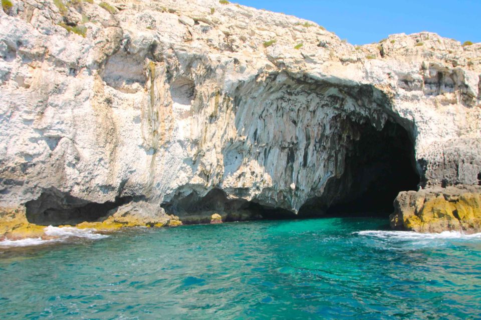 Siracusa: Ortygia Island Boat Tour with Grotto Visit - The swim stop: deep-blue water, short and sweet