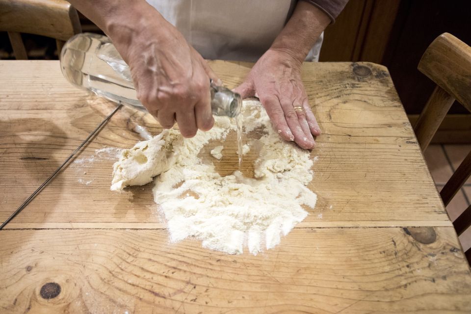 Siracusa: Pasta & Tiramisu Cooking Class at a Local's Home - Why Siracusa Pasta and Tiramisu here feels more real than a studio class