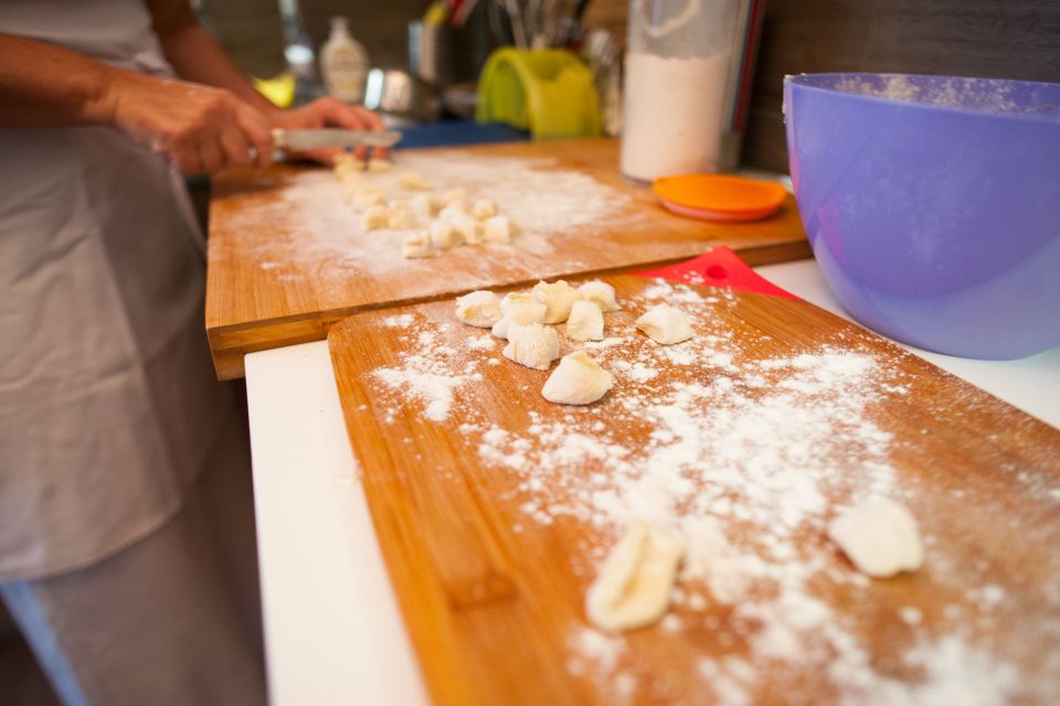 Siracusa: Pasta & Tiramisu Cooking Class at a Local's Home - Food and drink inclusions: what this price covers (and why it can be worth it)
