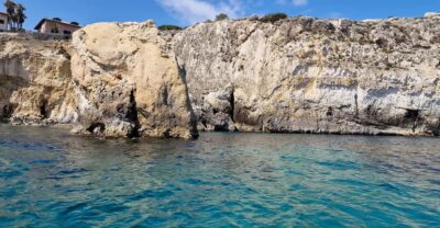 Siracusa: PRIVATE boat excursion 2,5h - Choose Your Own Adventure: Ortigia Coast vs. Syracuse Marine Caves