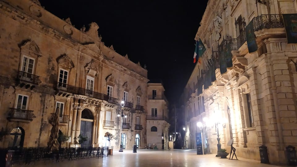 Siracusa Tour: Ortigia by Night in English - Palazzo Montalto stop: architecture you’ll actually notice