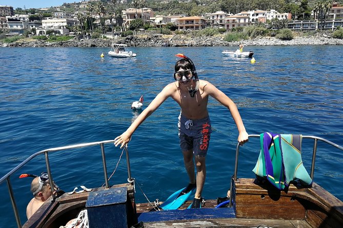 Snorkeling Tour from Catania - Shore vs Boat Snorkeling Spots: How Conditions Affect Your Route
