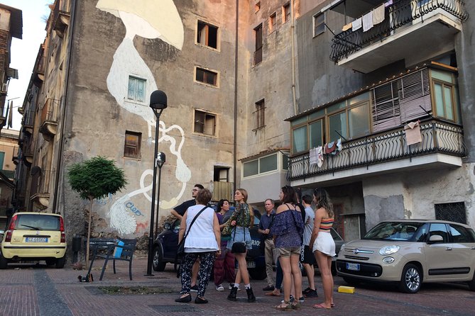 Street food tour of Catania by night - Why this Catania night food tour feels so practical