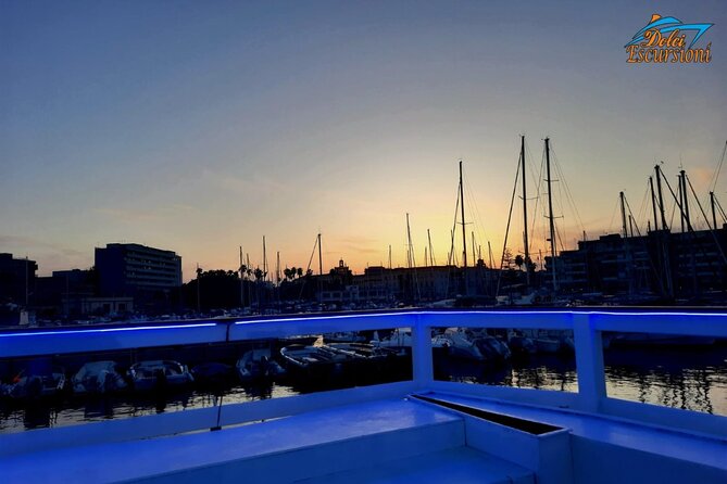 Sunset boat tour with aperitif and swimming break - Ortigia Circumnavigation: Cathedral Views and the Bridge to the Mainland