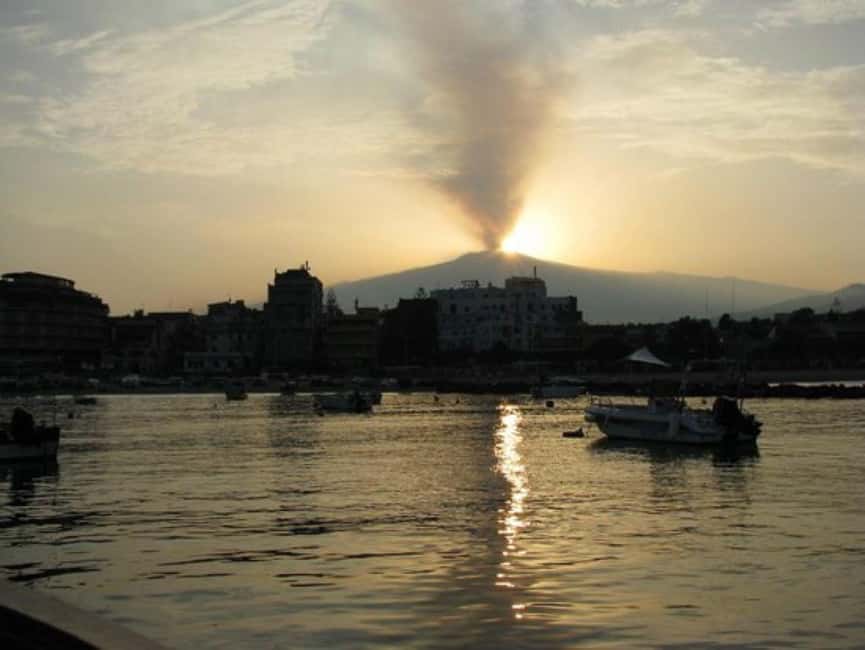 Sunset tour in search of dolphins with aperitif - Price and value: $53 for 3 hours that actually include stuff
