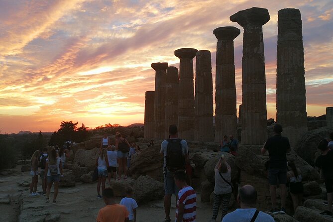 Sunset Tour of the Valley of the Temples - The Meeting Point by Tempio di Giunone (and Finding Your Guide Fast)