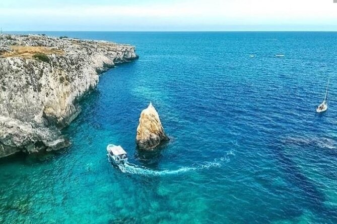 Syracuse Boat Excursion with Snorkeling to the Sea Caves - The Ortigia Start: A Stop Under the Castle for a Quick Swim
