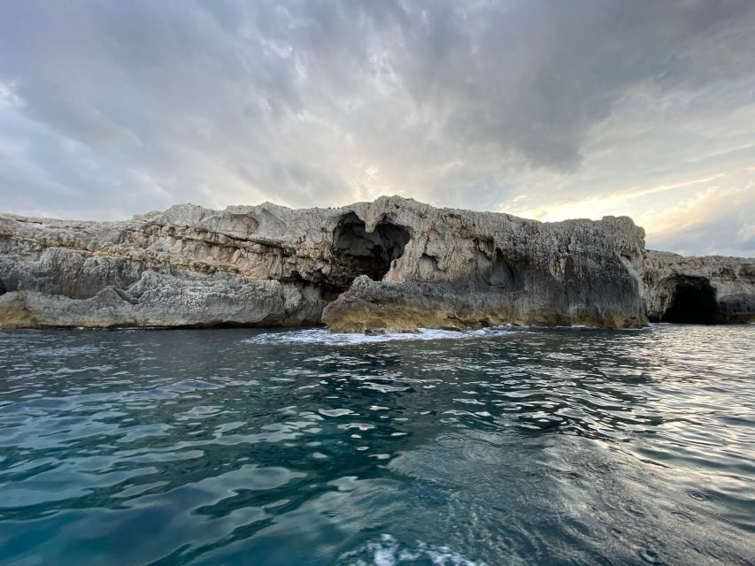 Syracuse: Boat Trip of Ortigia Island and Sea Caves - Arethusa Spring and Castello Maniace: classic Ortigia sights from sea level