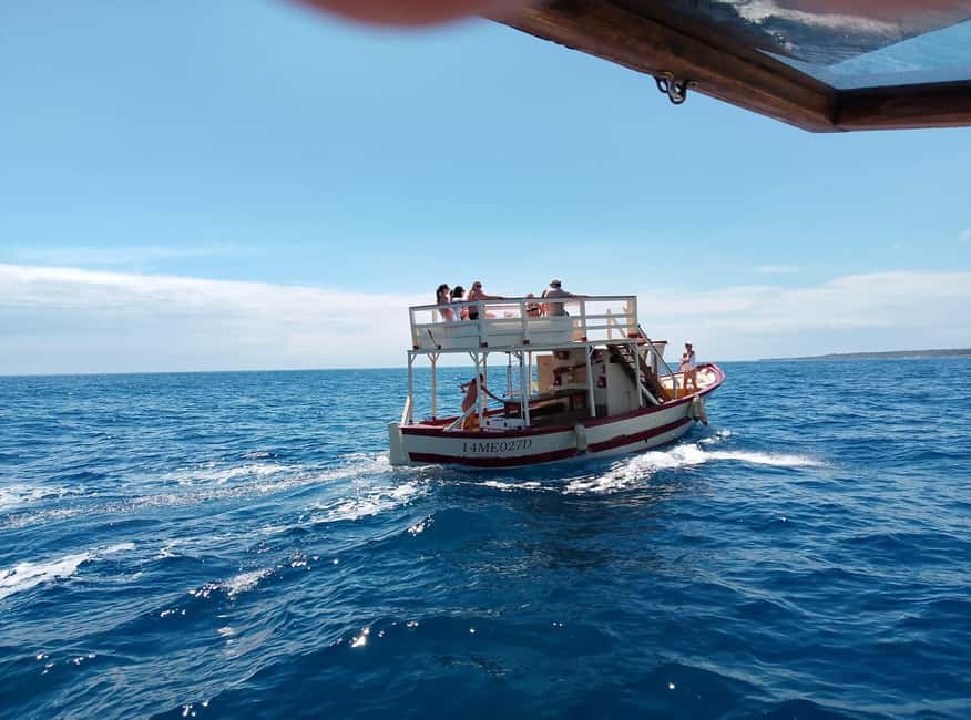 Syracuse: Boat Trip with Lunch, Wine, and Swimming Stops - Ortigia’s historic shoreline: ex Bourbon prison, forts, walls, and castles