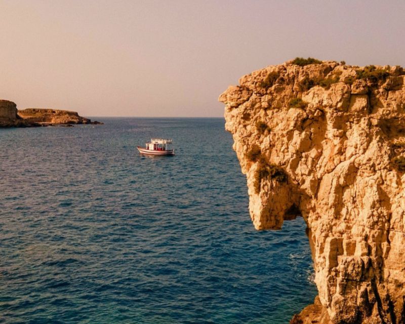 Syracuse: Boat Trip with Lunch, Wine, and Swimming Stops - Fonte Aretusa and the Big Harbour: where the story feels lived-in