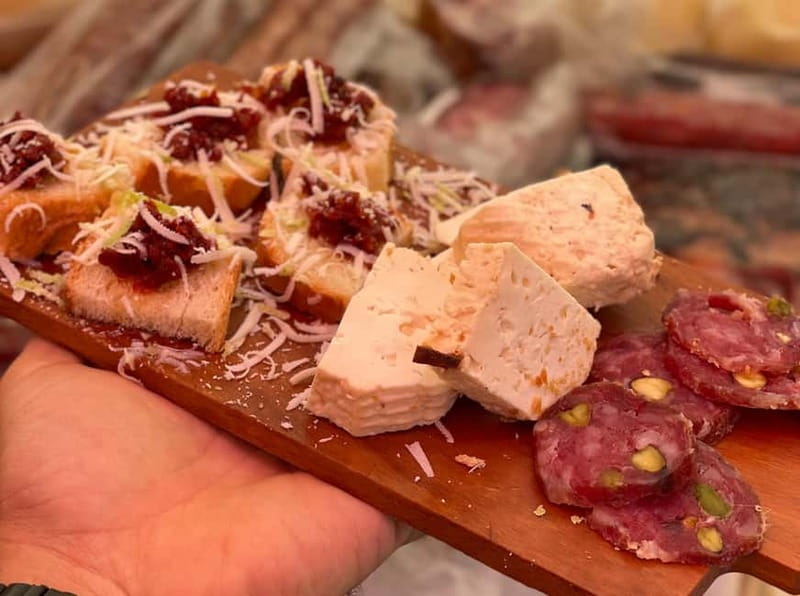 Syracuse: Guided Street Food Tour in Ortigia - The Ortigia Street Market Stop: Where the Tour Turns Real