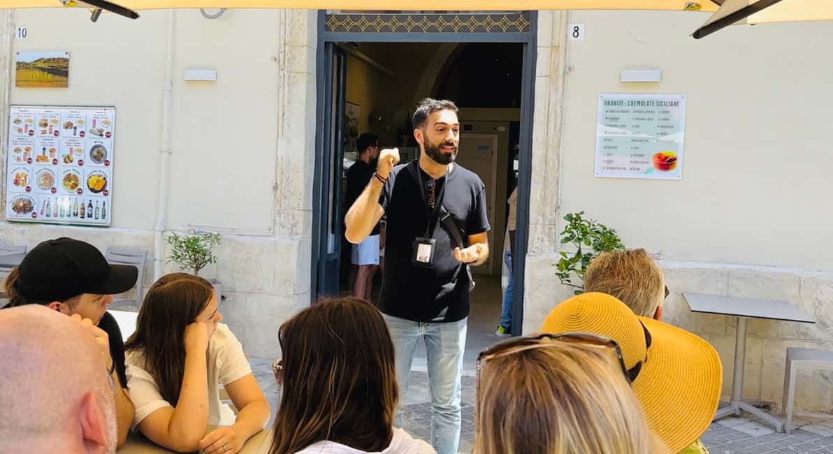 Syracuse: Guided Street Food Tour in Ortigia - Dessert Endgame: Granita at the Gelateria (Mulberry Is the Star)