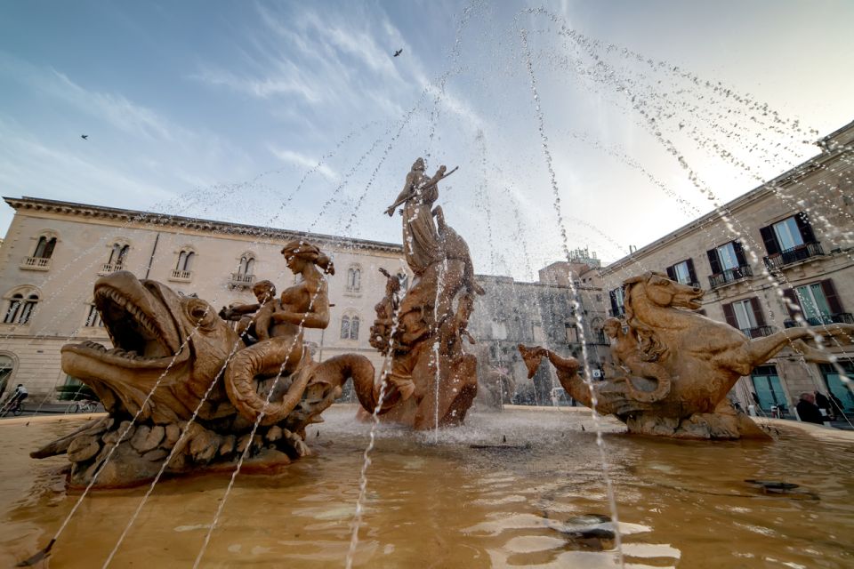 Syracuse: Highlights of Ortigia Guided Walking Tour - Piazza Archimede and the Fountain of Diana with Arethusa’s myth