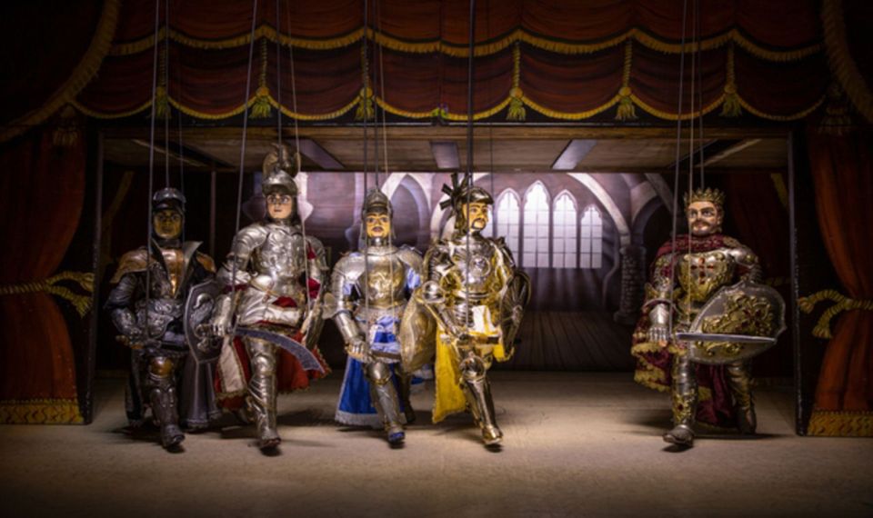Syracuse: Museum Guided Tour with Sicilian Puppet show - The museum and theatre tour: how the guided part helps you watch