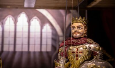 Syracuse: Museum Guided Tour with Sicilian Puppet show - What you’ll see: Roland, Orlando, and wooden battlefield drama