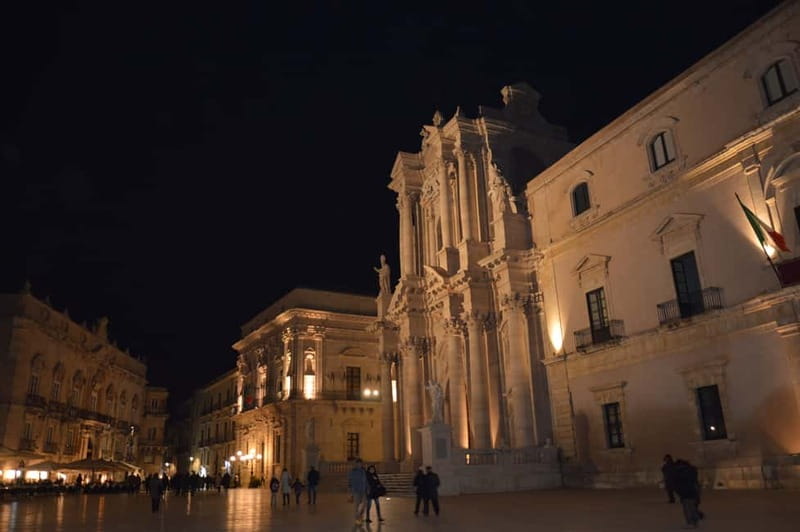 Syracuse: Ortigia and Neapolis Guided Walking Tour - Ortigia and the Cathedral of Syracuse: pagan temple meets Christian church