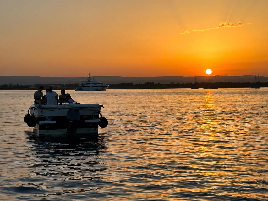 Syracuse: Ortigia and Sea Caves Excursion by Boat - Arethusa Spring: A Coastline Start With Myth and Water