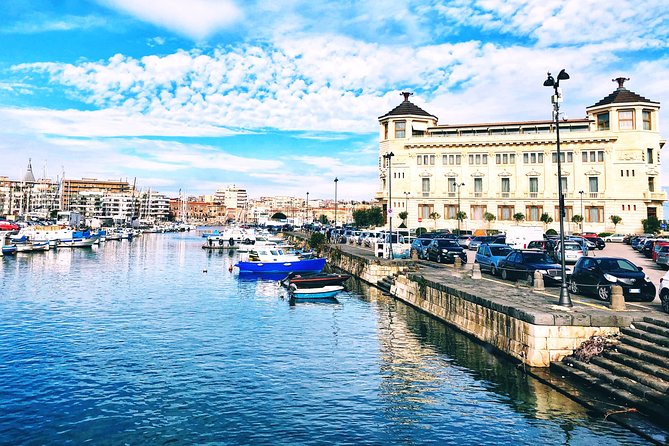Syracuse: Ortigia Deep Dive Cultural Tour (max 6 Guests) - Piazza Duomo: important buildings, easy orientation