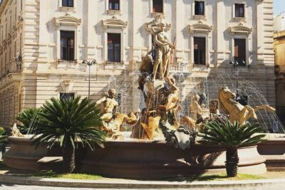 Syracuse: Ortigia Deep Dive Cultural Tour (max 6 Guests) - Temple of Apollo (Tempio di Apollo): the early Greek anchor