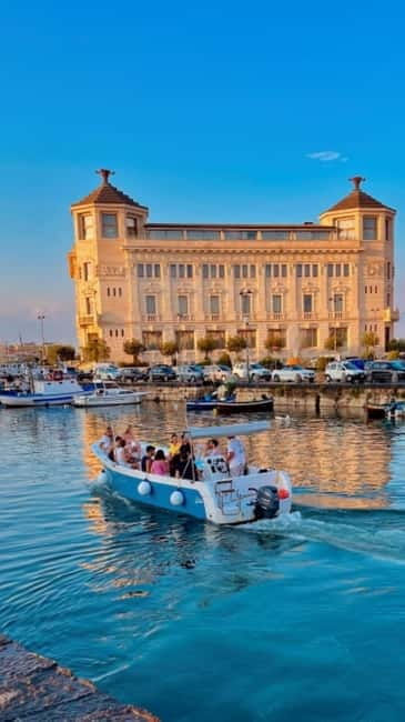 Syracuse: Ortigia Island and Sea Caves Boat Tour with Drinks - Comfort and safety details that matter more than you think