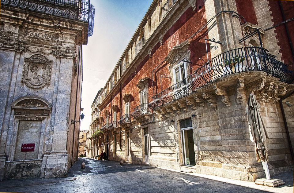 Syracuse: Ortigia Private Walking Tour - Arethusa Fountain by the sea: myth with a real-world detail