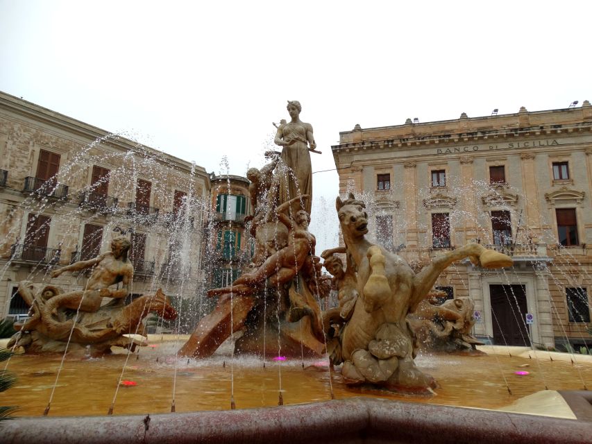 Syracuse: Ortygia & Neapolis Archaeological Park Guided Tour - Moving to Neapolis: Roman waterworks and showground engineering