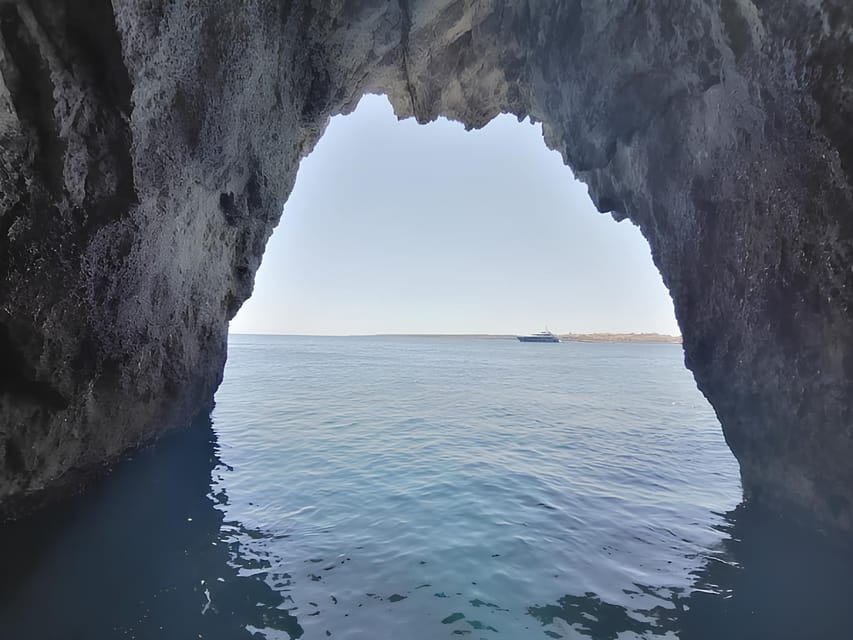 Syracuse: Pillirina, Ortigia, Sea Caves and snorkeling - What the guide is like: skipper navigation and English audio