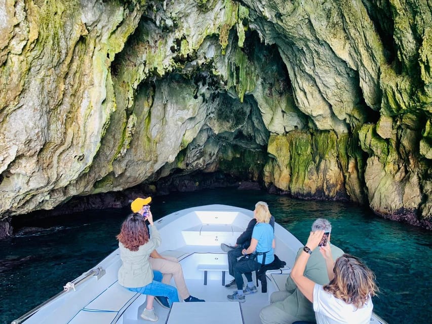 Syracuse: Private boat tour of Ortigia and sea caves - Guide style in English or Italian, and how to get more out of it