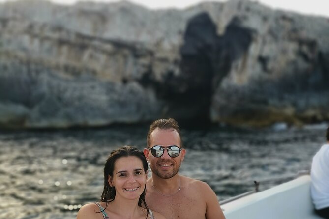 Syracuse private boat with aperitif - A 2-hour private boat that’s built for real time on the water
