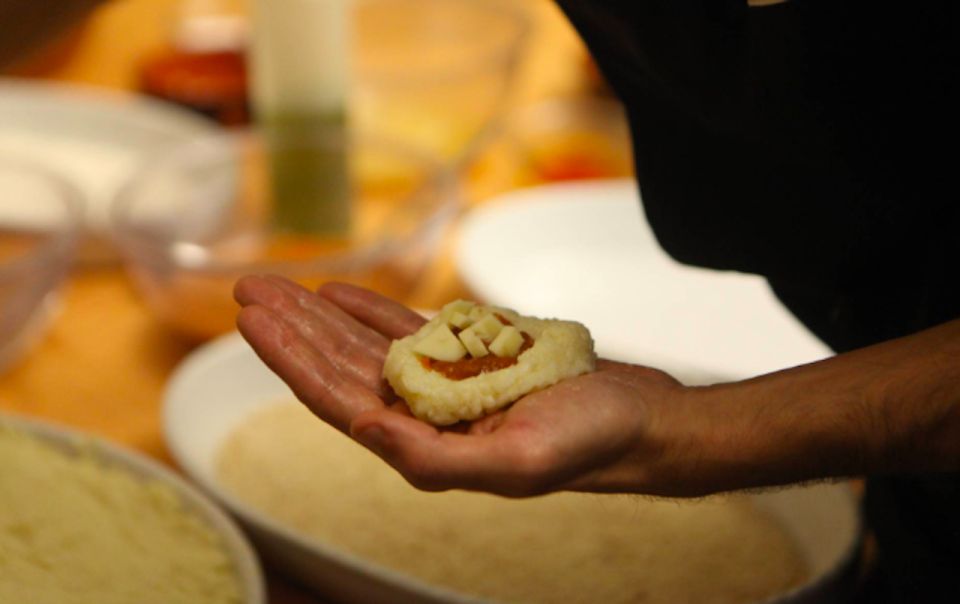 Syracuse: Sicilian Street Food Hands-On Cooking Class - Logistics that matter: meeting point, timing, and group flow