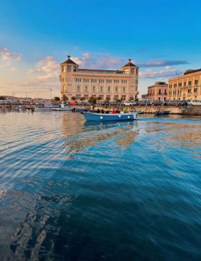 Syracuse: Sunset Aperitif Tour - Getting from Via Malta 26 to the water: your first quick checklist