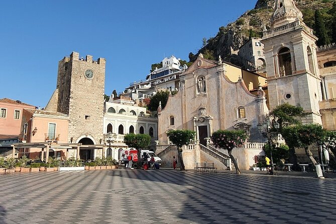 Taormina: A Self-Guided Audio Tour of Sicily’s Hilltop Town - Vicolo Stretto: the narrow street detour