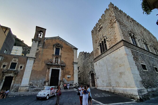 Taormina: A Self-Guided Audio Tour of Sicily’s Hilltop Town - Finding the start: Porta Catania to Corso Umberto