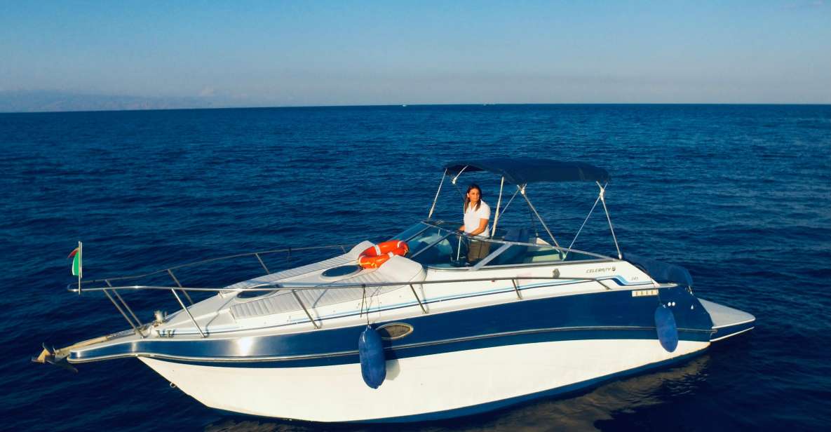 Taormina and Giardini Naxos 3/5/7 hours by PRIVATE BOAT - The coast highlights: bays, caves, and that wow factor up close