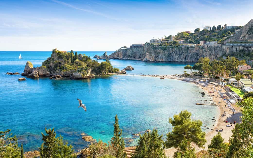 Taormina: BOAT PARTY IN CATAMARANO NELLA BAIA DI TAORMINA - Isola Bella stop: aperitif, brunch, and a short window to look around