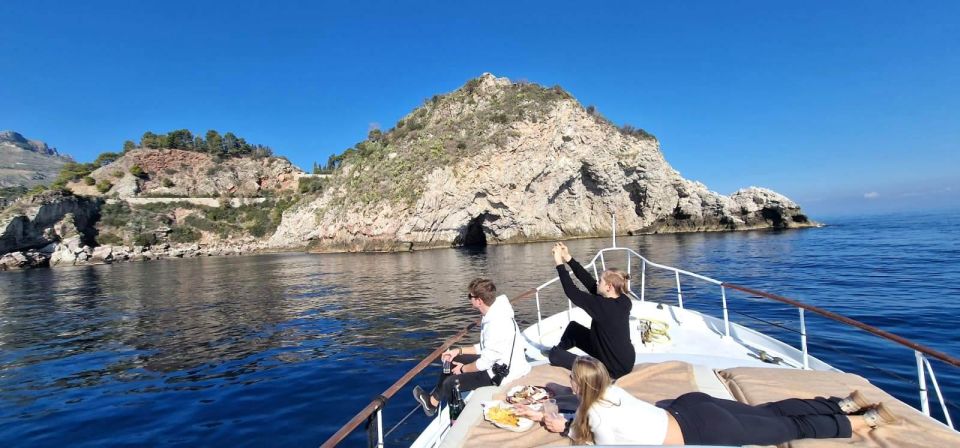 Taormina Coast Tour and Searching Dolphins - Dolphin Watching From the Bay: How the Hunt Works