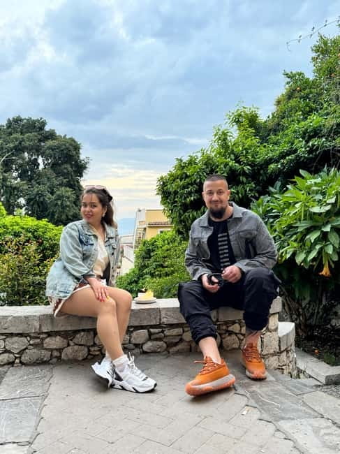 Taormina: exclusive tour with food, drinks, and sunset, pick-up from Catania - Coffee and regional food: the mid-tour reset that keeps you energized