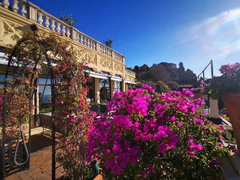 Taormina: Guided Walking Tour - Porta Messina finish: wrapping the walk with a sense of arrival