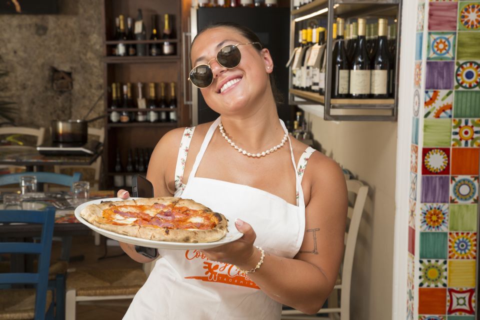 Taormina: Half-Day Pizza Making Class - Sauce and toppings: what makes it taste Italian, not just pretty