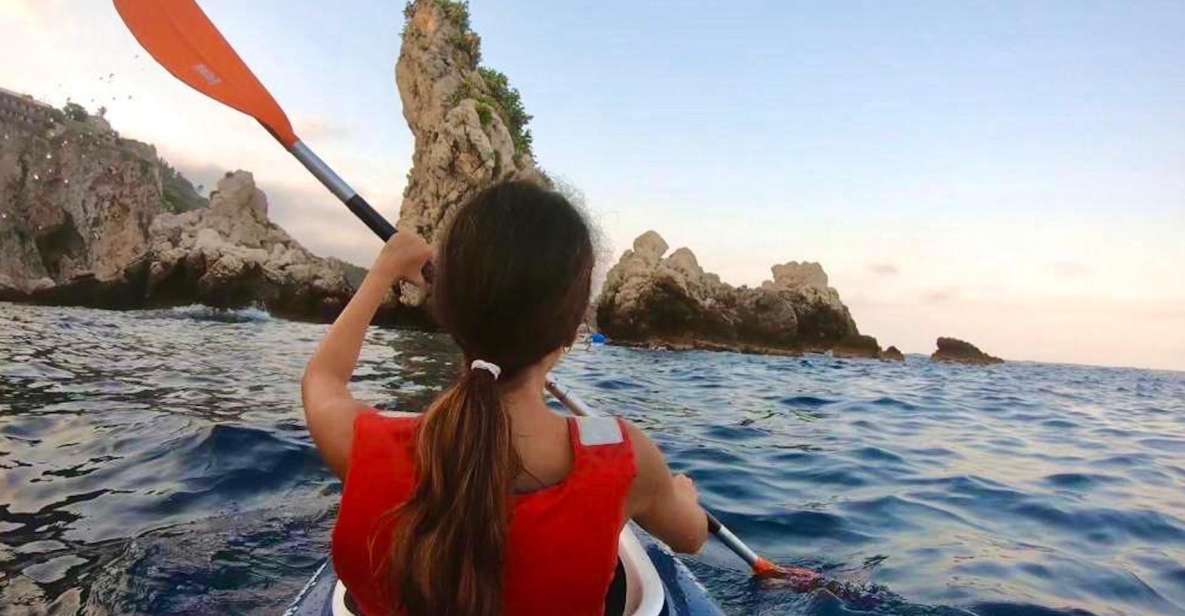 Taormina: Kayak Coastal Tour to Isola Bella and Blue Grotto - Entering the Water at Giardini Naxos: Meeting Point and Setup