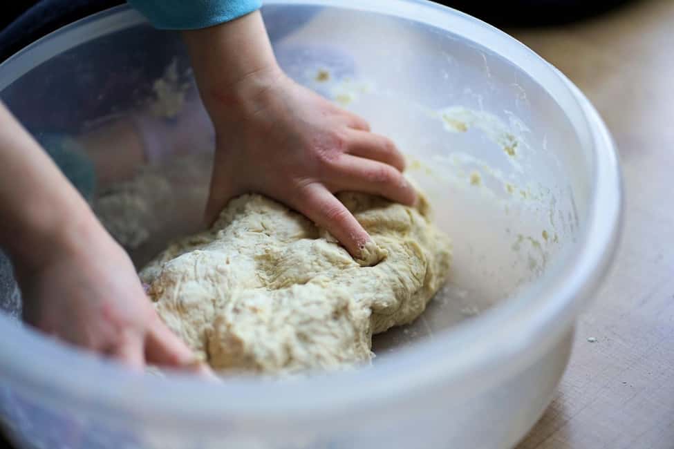 Taormina: Pizza Making Class with Lunch and Wine Tasting - Wine and Cheese Tasting: Fun, Social, and Practical