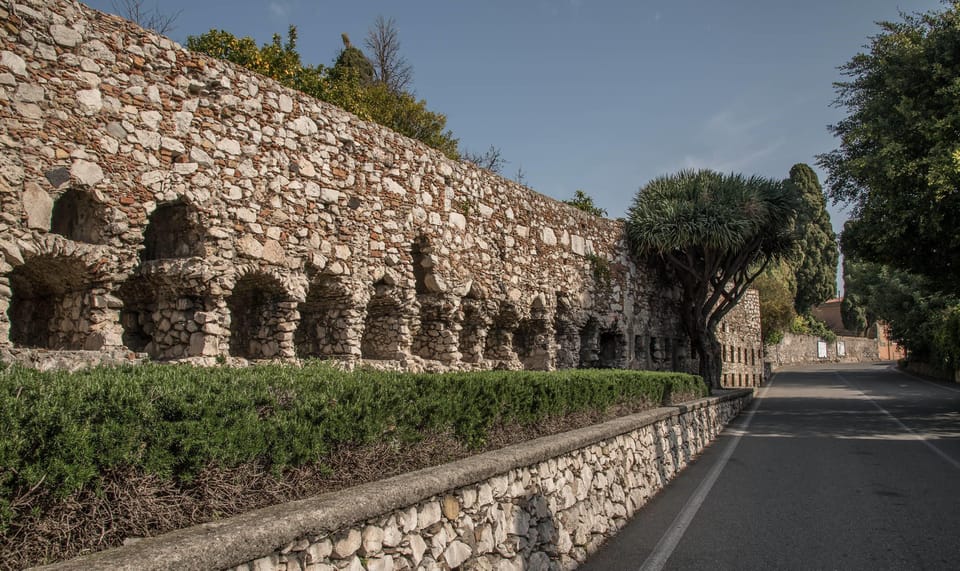 Taormina Private Tour: Discover Hidden Treasures and Dreamscapes - Tombe Bizantine: A quieter layer of Taormina