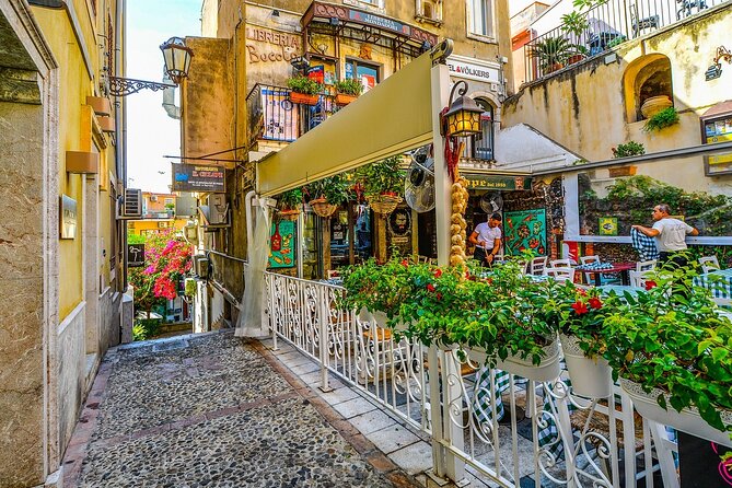 Taormina Private Walking Tour: Explore Top Sights & Hidden Gems - How the Guide’s Style Changes the Whole Tour
