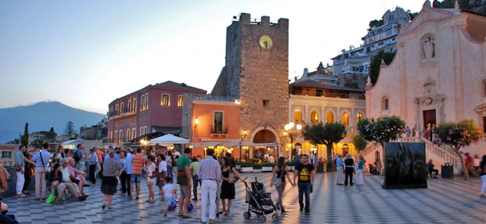 Taormina: Sunset Walking Tour & Aperitif on Rooftop Terrace - Why Taormina at Sunset Feels Different on Foot
