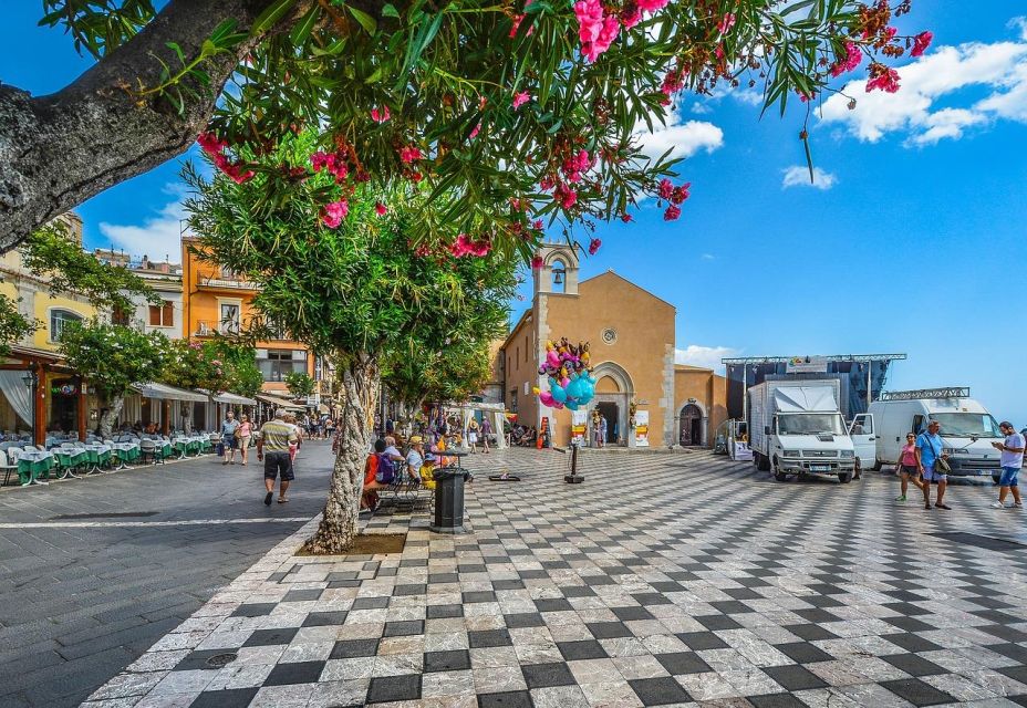 Tour da Messina a Taormina, Castelmola, Isola Bella - Price and value for a group of up to 3