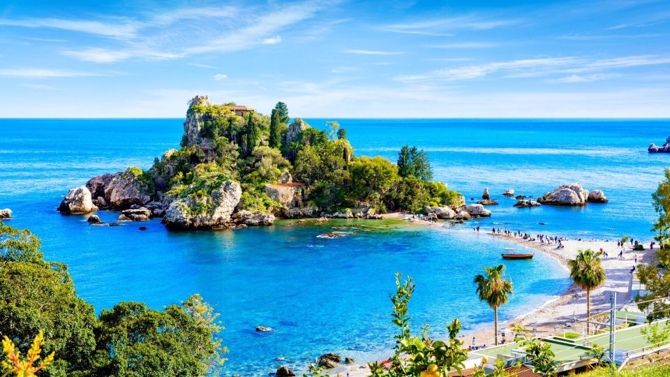 Tour da Messina a Taormina, Castelmola, Isola Bella - Isola Bella: the sea reserve with a sandbar connection