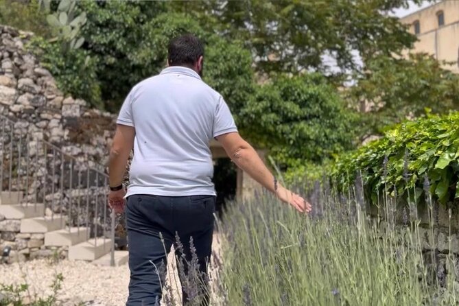 Tour in the heady scents of our garden in Ragusa - A Scent-First Garden Experience in Ragusa