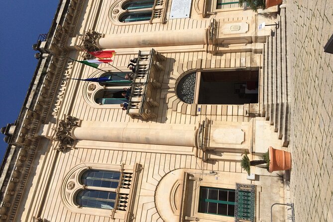 Tour of Montalbano - Punta Secca: the Montalbano house and an easy lunch option