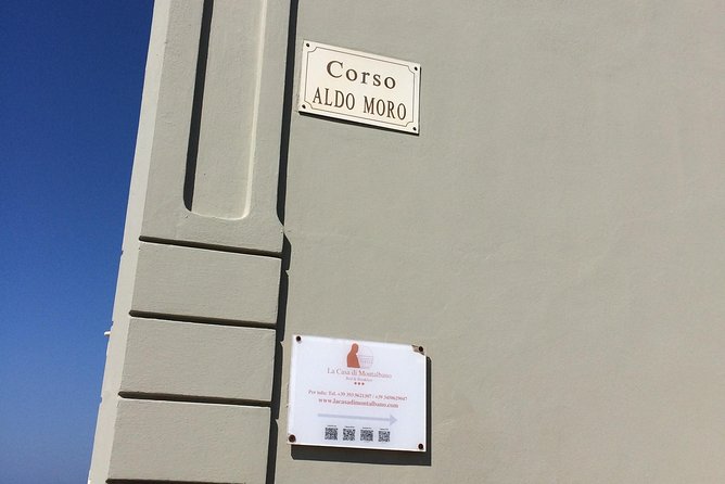 Tour of Montalbano - Scicli: Town Hall and the Commissariat-style stop